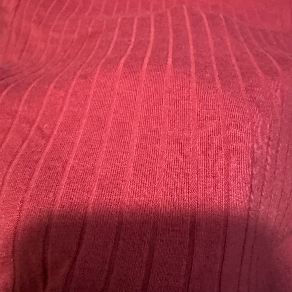 Bozzolo Women's Raspberry Crop Top - Picture 4 of 4